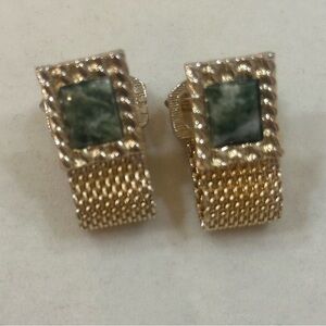 Vintage SWANK Mid-Century Gold Tone Mesh Wrap Cufflinks - Green Jade Stone